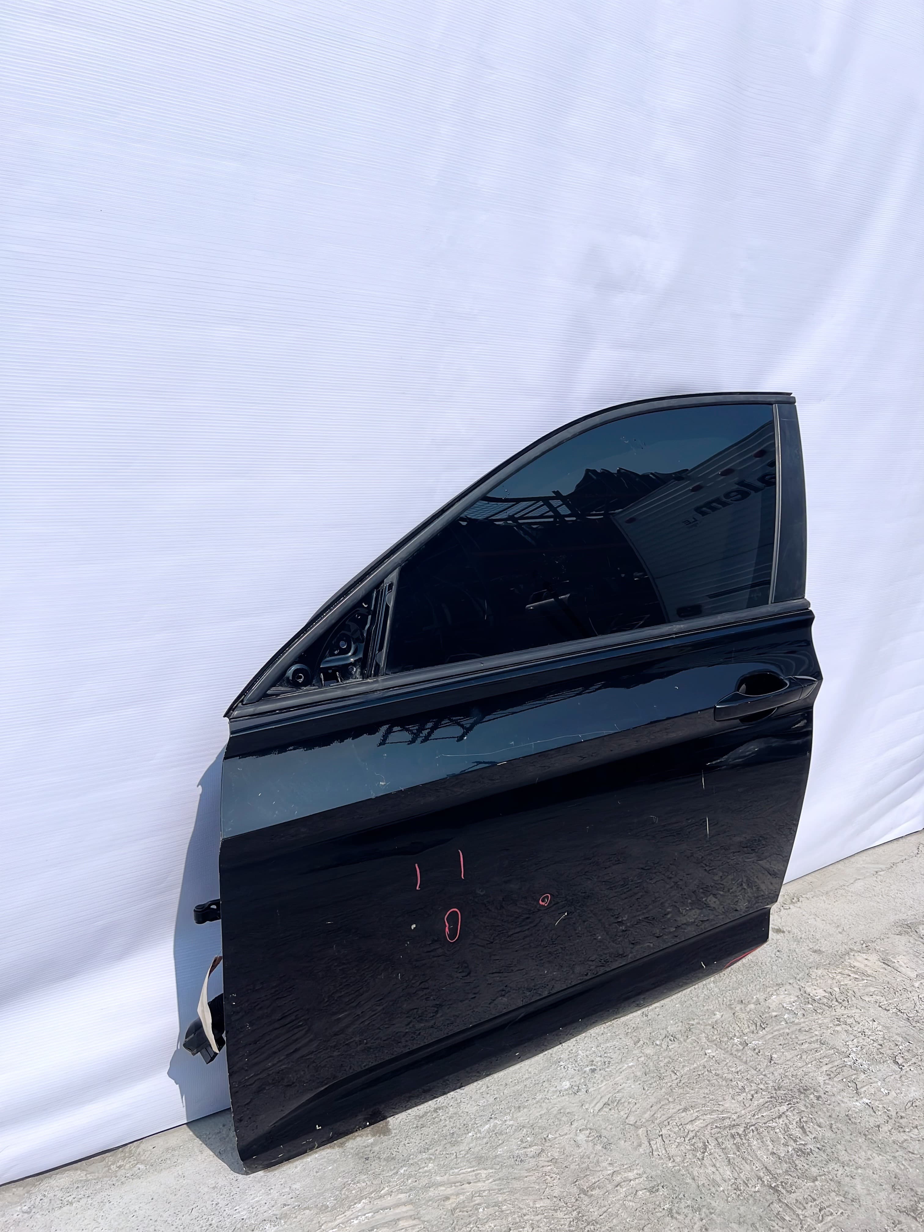 Volkswagen JETTA 2019 - 2025 Puerta Delantera Izquierdo Usado Original galería