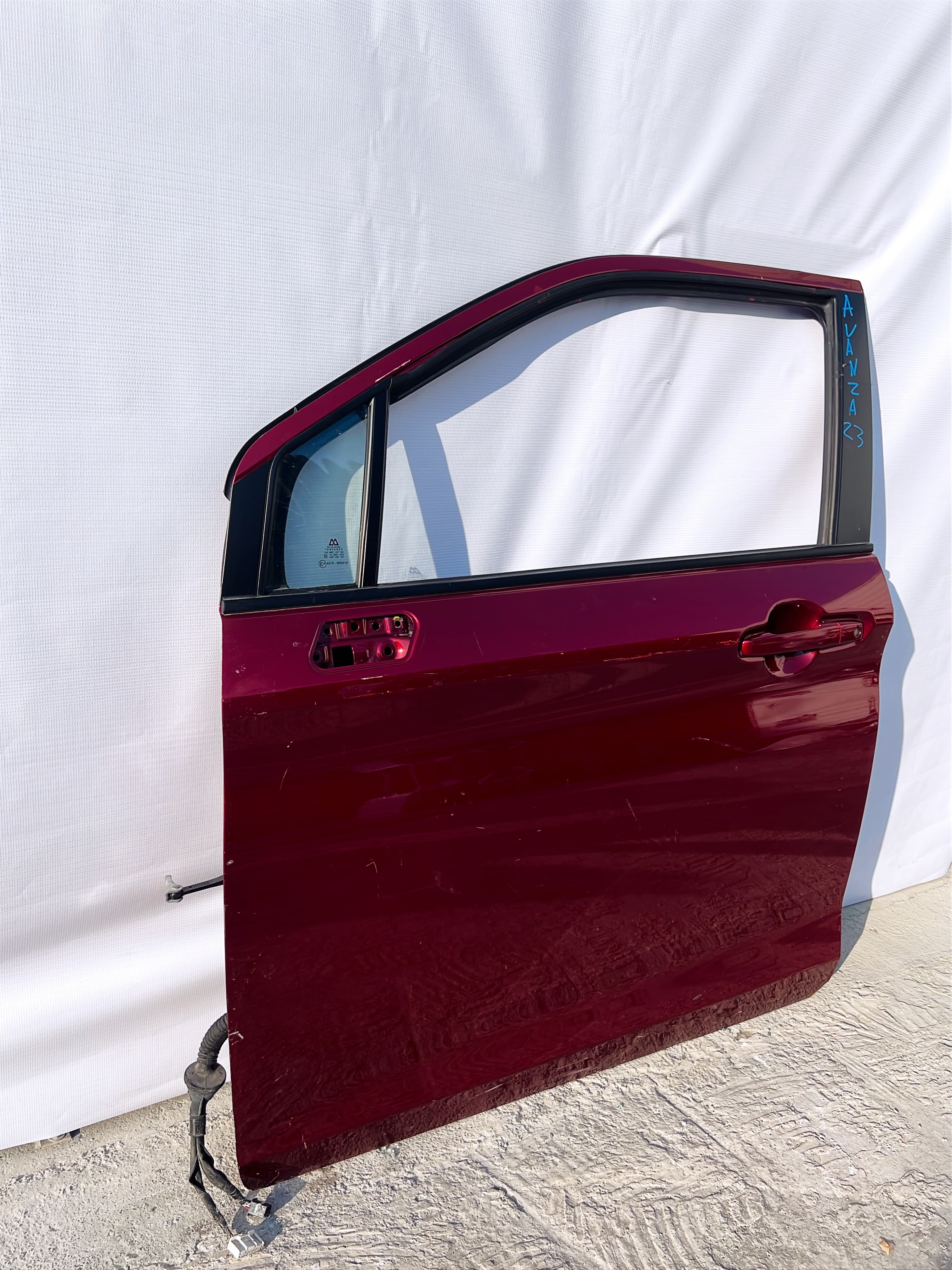 Toyota Avanza 2022 - 2024 Puerta Delantera Izquierdo Usado Original galería