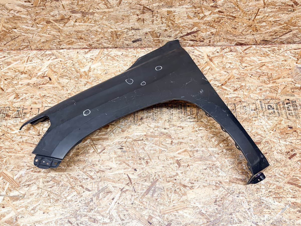 Salpicadera Izquierda Toyota Tundra 2014 - 2021 galería