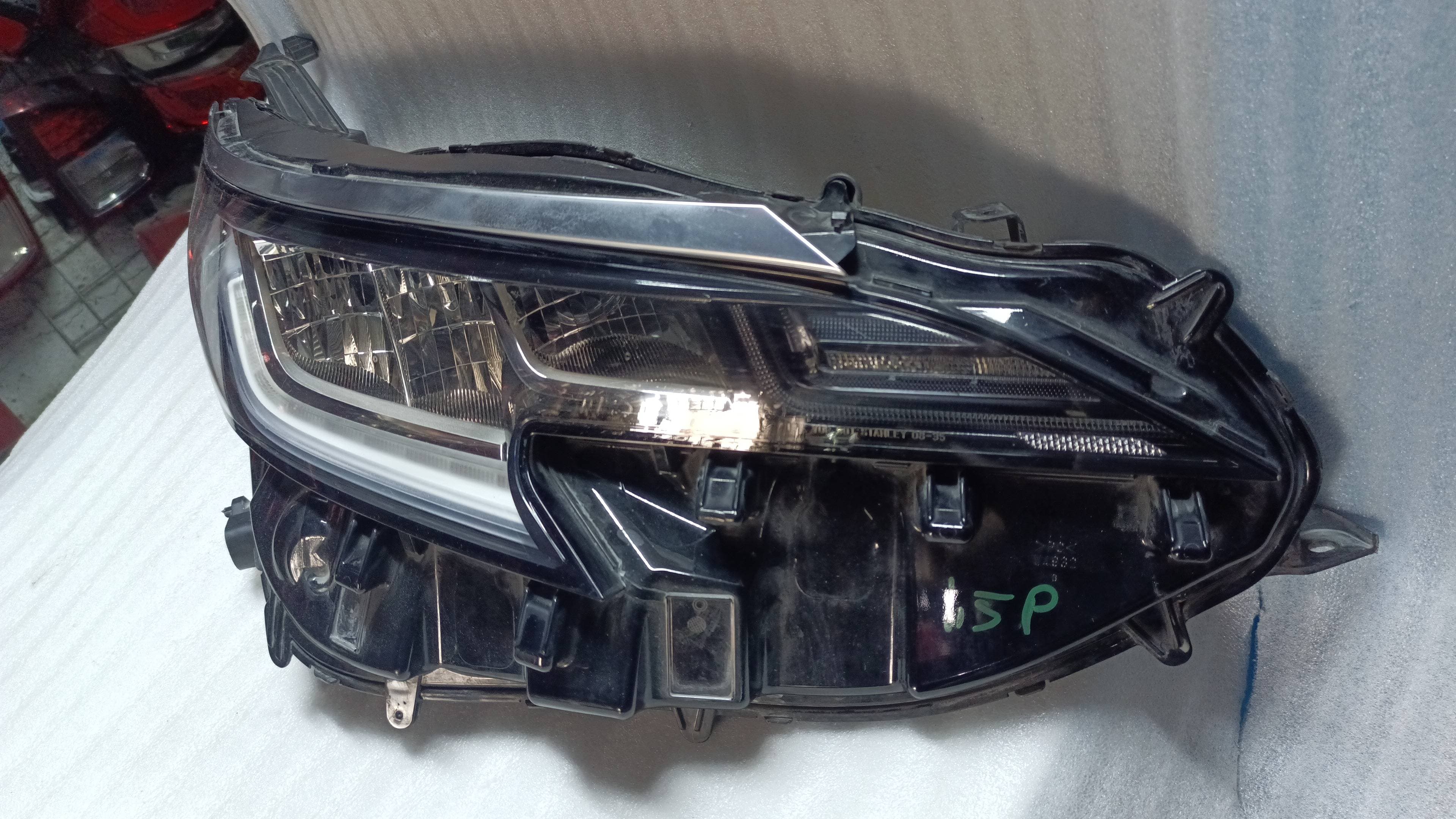 Toyota Sienna 2021 - 2025 Faro Derecho Usado Original