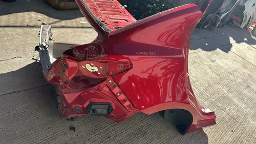 Costado Rh C/detalle Mazda 2 2016-2024 (sedán) Usado Rojo, foto 1